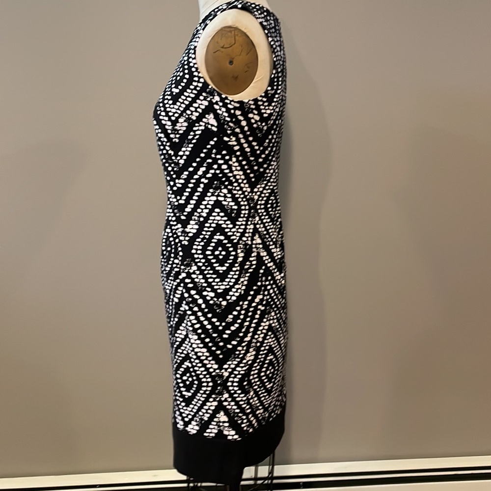 Mario Serrani sleeveless below knee sheath dress - Picture 3 of 7